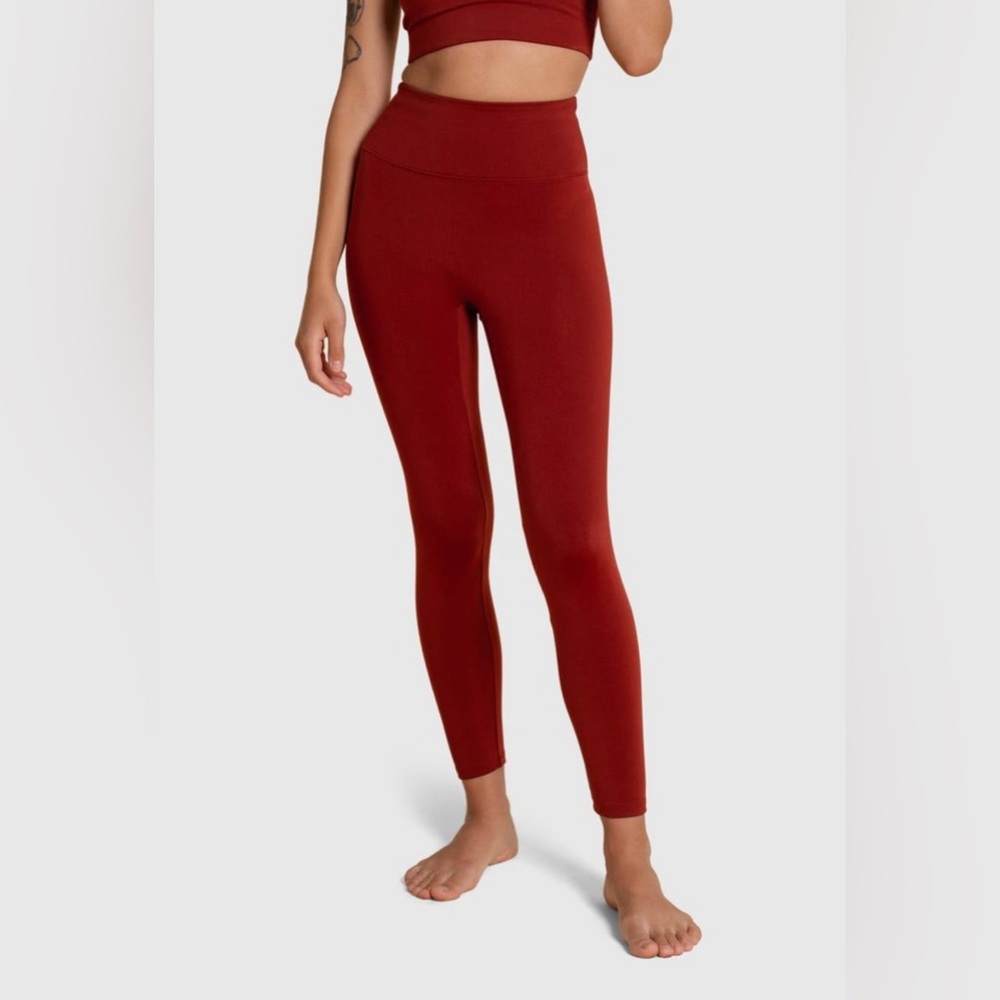 Girlfriend Collective Luxe Leggings in limited color Bordeaux